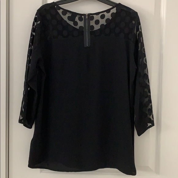 Tops - FINAL SALE😘!!!POLKA DOT LACE TOP😍